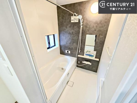 ���� �������������l�̕��͋C�̃o�X���[���́A�����o�Ă��ăo�X�^�C�����[���I
���d���撣���Ă��邲�J���ɂ��D�݂̓����̓����܂����āA�y����ł݂Ă͂������ł��傤���H