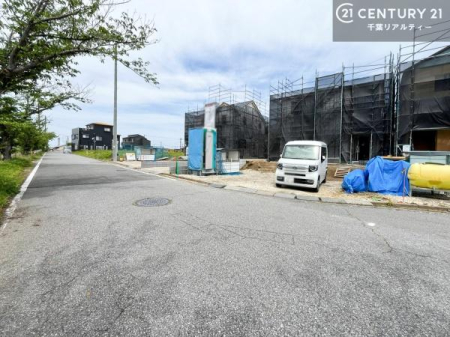 �O�ʓ��H�܂ތ��n�ʐ^ ���ӊ���A���q�l�̂���]�ɍ������������ꏏ�ɂ��ē���v���܂��B�Z��[���A�h�o�C�U�[�ɂ�邲���k������܂��B���Ђ͂��₢���킹�ɑ��Ή����܂��I���҂������܂���I