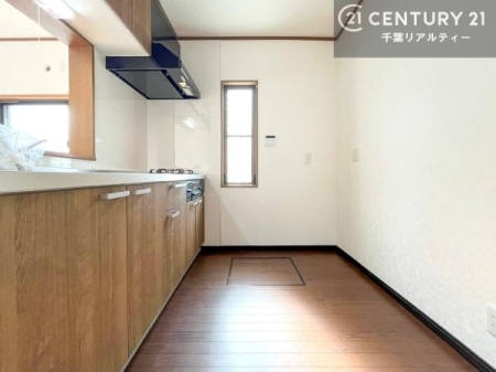 �L�b�`�� ��Ƃ肠�钲���X�y�[�X�ō�Ƃ����₷�����K�ȃL�b�`���ł��I
���q�l�ƈꏏ�ɂ��َq������y���߂�L�X�X�y�[�X�ł��B�y�����������ԂɂȂ肻���ł��ˁI