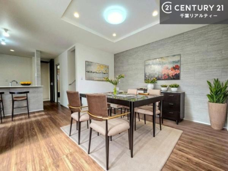 ���r���O �J�����̂���L�XLDK�I�\�t�@�[��_�C�j���O�e�[�u����u���Ă������ɂȂ�Ȃ��̂ŉ��K�ɉ߂����܂��I�R�~���j�P�[�V���������₷�����r���O�ł��I