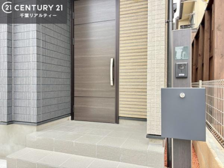 ���̑� �����̊O�ǂɐ݂���ꂽ�|�X�g�́A�������X���[�Y�Ŏg������ǍD�B�@�\���ƃf�U�C���������˔����Ă��܂��B