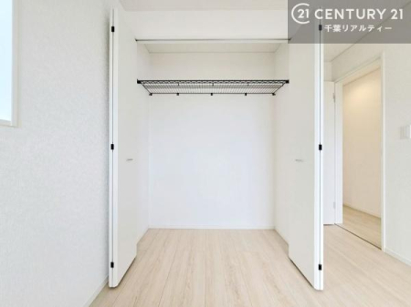 �m�� �S�����Ɏ��[�X�y�[�X����������m�ۂ����A�g������̗ǂ��Z�܂��B�e���������ƂɈߗނ���p�i����������Ɛ����ł��邽�߁A��������}������������Ԃ�ۂĂ܂��B