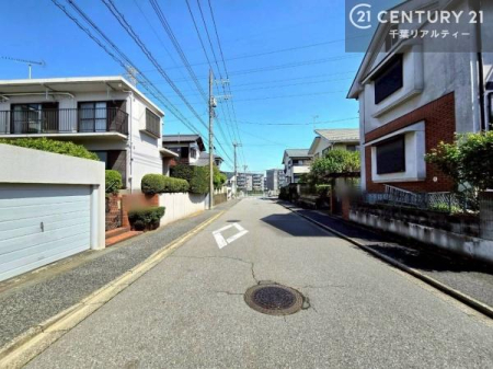 �O�ʓ��H�܂ތ��n�ʐ^ �O�ʓ��H9���I�z����ǍD�ȗ��n�ł��B
�Ԍɓ��ꂪ���ȕ������S�ł��ˁB