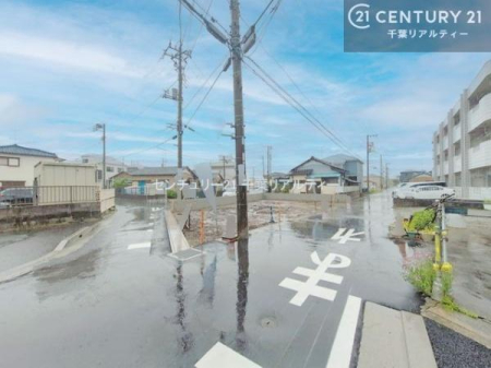 �O�ʓ��H�܂ތ��n�ʐ^ 3���p�n�Ȃ�ł͂̊J�����ɉ����A���ʓ��H�ɖʂ�����Ƃ肠�闧�n�ł��I