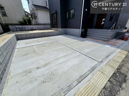 ���ԏ� ���ԃX�y�[�X��2�䕪����܂��I�Z�J���h�J�[�͂������A�o�C�N�⎩�]�ԂȂǂ��u���ꏊ�ɍ���܂���B