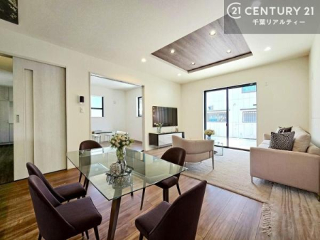 ���r���O �D�����z���܂肪���r���O����ł���ċ��S�n�̗ǂ���Ԃ����o���Ă���܂��I
���났�̎��Ԃ��߂����܂��I