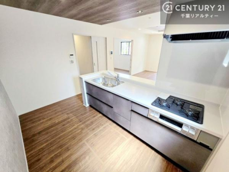 �L�b�`�� ��l�C�̑Ζʎ��V�X�e���L�b�`�����̗p���Ă��܂��I���Ƒ��̃R�~���j�P�[�V���������R�Ƒ�����݌v�ł��B
���q�l�ɂ��ڂ��͂��̂Ŋ������ł��ˁB���[�͂�����܂��I