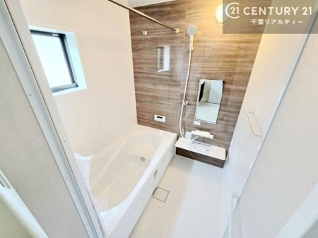 ���� �������������l�̕��͋C�̃o�X���[���́A�����o�Ă��ăo�X�^�C�����[���I
���d���撣���Ă��邲�J���ɂ��D�݂̍���̓����܂����āA�y����ł݂Ă͂������ł��傤���H