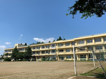 ���ӊ� �y���w�Z�z��t�s�����䒆�w�Z�F1900m