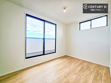 �Q�� �o���R�j�[�ɖʂ��Ă���m���ł��B���邭�����肪����A���C����������ł��܂��I���N���āA�O�ɏo�Ĕw�L�т����[�ċz�����ǂ������}������邱�Ƃ��ł��܂��B