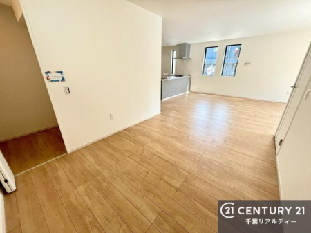 ���r���O ���r���O���[��݂��邱�Ƃœ��p�i�⏬������������ƕЕt�����A��������}������������Ԃ�ۂĂ܂��B