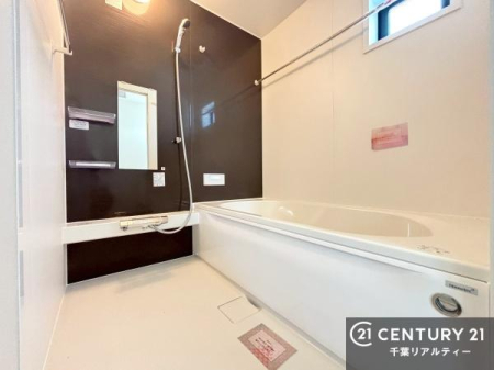 ���� �������������l�̕��͋C�̃o�X���[���́A�����o�Ă��ăo�X�^�C�����[���I
���d���撣���Ă��邲�J���ɂ��D�݂̍���̓����܂����āA�y����ł݂Ă͂������ł��傤���H