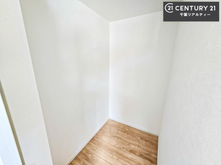 ���[ �E�H�[�N�C���N���[�[�b�g�t���ł��B��������̂��m���Ȃǂ����[���Ă��������ł��ˁI���ɂ���@�������ȂǋG�ߕ��̑傫�ȉƓd�����[�ł��܂��I