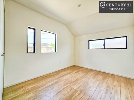 �m�� 2�ʍ̌����m�ۂ������邢�����́A���ʂ����ǂ��A���邭��ϋ��S�n�̗ǂ���ԂƂȂ��Ă���܂��B�����b�N�X���ĉ߂�����S�n�̗ǂ��������ł��I