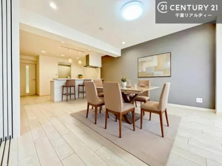 ���r���O �S�n�ǂ����r���O�͉Ƒ������R�ƏW�܂�܂��B�Ƒ��c�R�̎��Ԃ����������ł��B���Ƒ��ƁA����w�[���������Ԃ��߂��������ł��ˁB