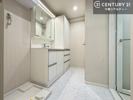 ���ʑ�E���ʏ� �g�Ȃ�𐮂�����ʏ��́A���������厖�ł��I������̐������̂��镵�͋C�����o�I�C�����悭���g�����������܂��B�L�X�����X�y�[�X���������ł��ˁI

