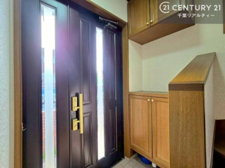 ���� �V���[�Y�{�b�N�X�t���B���ւ��Еt�����|�������₷���ł��I
�X�b�L���������ւŌ˂��J�����u�ԁA�������̂���S�n������Ԃ��o�}���Ă���܂��B