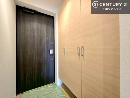 ���� �V���[�Y�{�b�N�X�t���B���ւ��Еt�����|�������₷���ł��I
�X�b�L���������ւŌ˂��J�����u�ԁA�������̂���S�n������Ԃ��o�}���Ă���܂��B