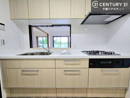 �L�b�`�� ���[�͂̍����V�X�e���L�b�`���ŁA��������H�����������Еt���A�L�X�Ƃ�����Ԃŉ��K�ɗ������y���߂܂��B