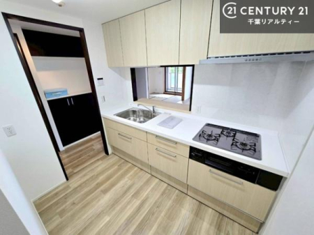 �L�b�`�� ��Ƃ����₷���V�X�e���L�b�`���ł��I���[����������t���Ă���̂ŁA�����X�y�[�X�ɕ���u���Ȃ��čςނ̂ŁA�L�X�g���āA���K�ɍ�Ƃ��ł��܂��I