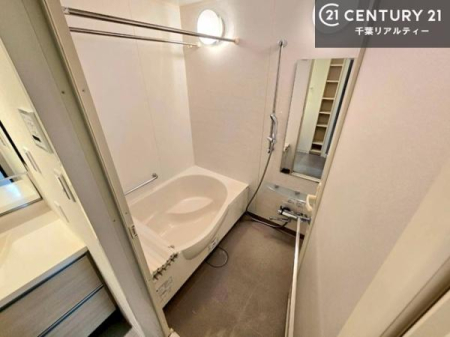 ���� ������Ƃ����������̂���o�X���[���I���K�ȃo�X�^�C��������܂��I
1���̔�����������Ɩ����Ă����f�G�ȃ����N�[�[�V������ԂɂȂ肻���ł��ˁB