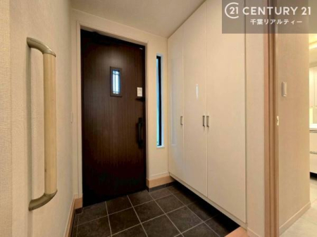 ���� �V���[�Y�{�b�N�X�t���Ȃ̂ŁA���ւ��Еt�����|�������₷���ł��I
�X�b�L���������ւŌ˂��J�����u�ԁA�������̂���S�n������Ԃ��o�}���Ă���܂��B
