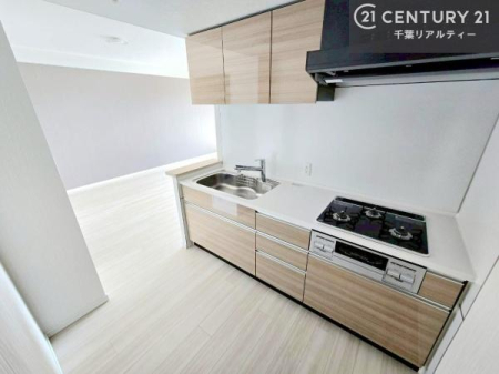 �L�b�`�� �Y��Ƀ��t�H�[�����ꂽ�V�����L�b�`���ŐV�����X�^�[�g�ł��܂��I�Ζʂł͂Ȃ��Ɨ��^�C�v�̃L�b�`���Ȃ̂ł������ɏW�����������ɂ����߂ł��I