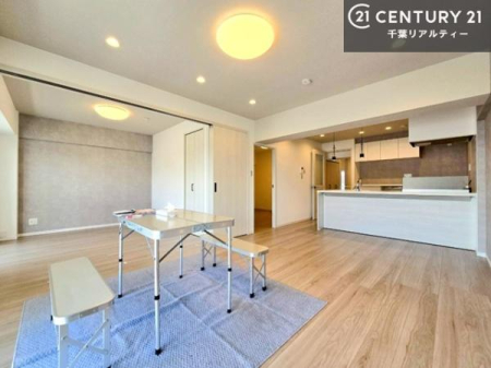 ���r���O �S�n�ǂ����r���O�͉Ƒ������R�ƏW�܂�܂��B�Ƒ��c�R�̎��Ԃ����������ł��B���Ƒ��ƁA����w�[���������Ԃ��߂��������ł��ˁB