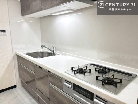 �L�b�`�� ��Ƃ肠�钲���X�y�[�X�ō�Ƃ����₷�����K�ȃL�b�`���ł��I
���q�l�ƈꏏ�ɂ��َq������y���߂�L�X�X�y�[�X�ł��B�y�����������ԂɂȂ肻���ł��ˁI