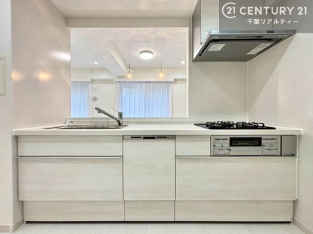 �L�b�`�� ���[�X�y�[�X���[�����Ă���A�L�b�`���܂�����������ƕۂ��Ȃ���A�L�X�Ƃ��������X�y�[�X���m�ہB���K�ȍ�Ɗ��ŁA�����̂����������X���[�Y�ɂ͂��ǂ�܂��B