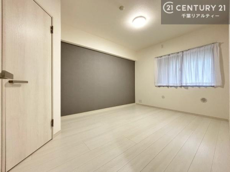 �Q�� ��8.9���̂�Ƃ肠���Q���́A�x�b�h��u���Ă��\���ȍL��������A�����������v���C�x�[�g��Ԃ��m�ۂł��܂��B