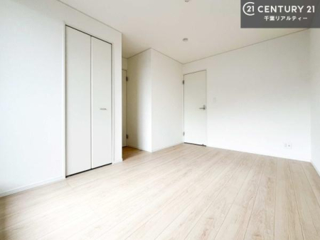 �m�� �V���v���Ƀf�U�C������Ă��邽�߁A�Ƌ��I�т܂���I
���C�ɓ���̉Ƌ��u���Ă��낰���Ԃ���邱�Ƃ��ł��܂��B
