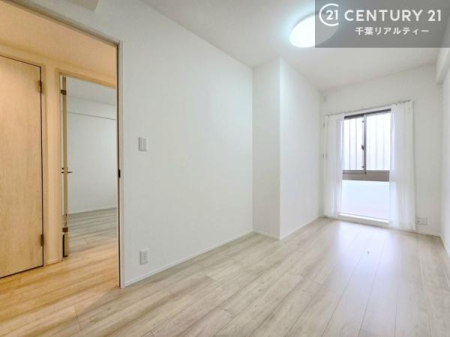 �m�� �V���v���Ƀf�U�C������Ă��邽�߁A�Ƌ��I�т܂���I
���C�ɓ���̉Ƌ��u���Ă��낰���Ԃ���邱�Ƃ��ł��܂��B