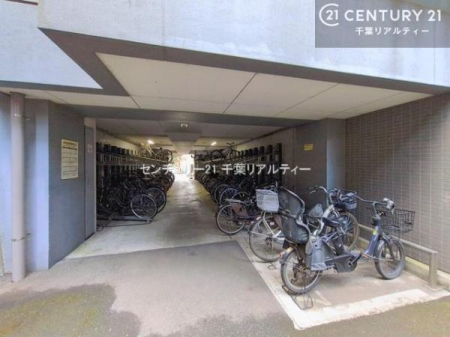���̑����p�� �����t���̒��փX�y�[�X�����邽�߁A�J�̓��ł����S���Ď��]�Ԃ������p���������܂��B