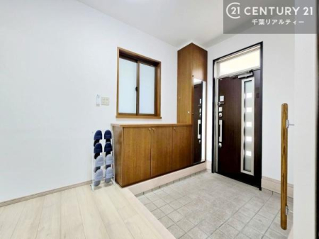 ���� �L�X�Ƃ������ւɂ̓V���[�Y�{�b�N�X�������B���Ƒ����̌C������������[�ł��A���ł��C�����悭���q�l���}�����܂��B