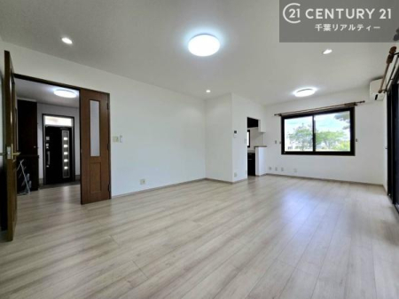 ���r���O �S�n�ǂ����r���O�͉Ƒ������R�ƏW�܂�܂��B�Ƒ��c�R�̎��Ԃ����������ł��B���Ƒ��ƁA����w�[���������Ԃ��߂��������ł��ˁB