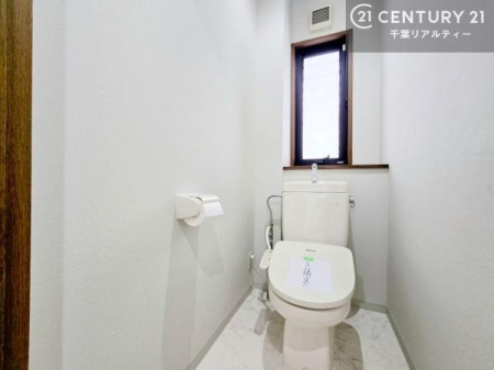 �g�C�� �������֍��ɂ��A�~��͕֍����g�����ł���̂ŗ₽���֍��ɍ��炸�ɍςފ������d�l�ł��I�V���v���ȃJ���[����Ƃ��Ă���̂ŁA������ꂪ���₷���ł��B