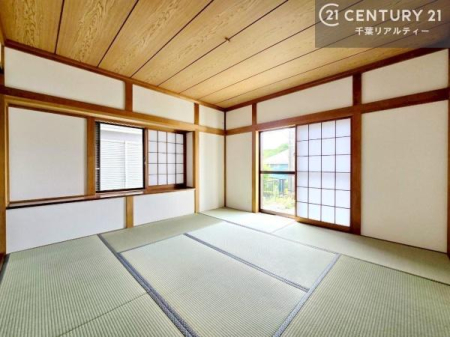 �a�� 1�K�ɂ͂�Ƃ肠���8���̓Ɨ��a�������p�ӁB���r���O��ʂ炸�ɗ��p�ł��邽�߁A�q�Ԃ�Q���A��̂������ȂǁA���ʂȗp�r�Ŋ��􂵂܂��B