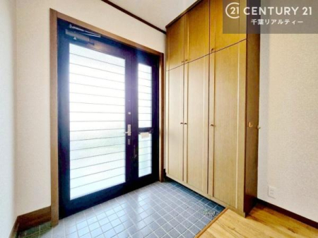 ���� �V���[�Y�{�b�N�X�t���B���ւ��Еt�����|�������₷���ł��I
�X�b�L���������ւŌ˂��J�����u�ԁA�������̂���S�n������Ԃ��o�}���Ă���܂��B
