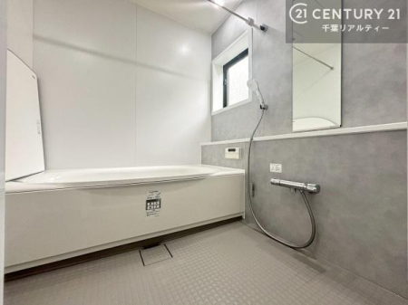 ���� 1���̔�����������Ɩ����Ă���闁���ł��B
�������̑f�G�ȃ����N�[�[�V�����ꏊ�ł��I