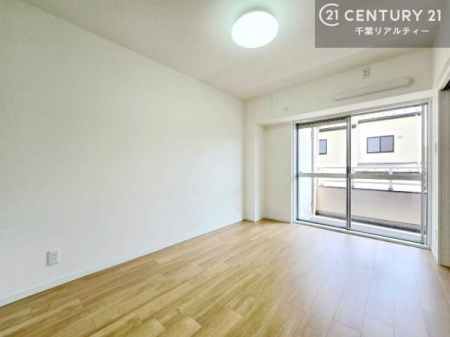 �Q�� �o���R�j�[�ɖʂ��Ă���m���ł��B���邭�����肪����A���C����������ł��܂��I���N���āA�O�ɏo�Ĕw�L�т����[�ċz�����ǂ������}������邱�Ƃ��ł��܂��B