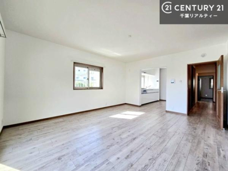 ���r���O �S�n�ǂ����r���O�͉Ƒ������R�ƏW�܂�܂��B�Ƒ��c�R�̎��Ԃ����������ł��B���Ƒ��ƁA����w�[���������Ԃ��߂��������ł��ˁB