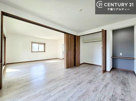 �m�� ���[�X�y�[�X�����Ă��܂��I�������X�b�L�����ڂ��鎖���ł��܂��ˁB
�Ƌ��I�΂Ȃ��V���v���ȃf�U�C���ׁ̈A�Ƌ��I�΂����C�ɓ���̋�ԍ�肪�ł������ł��ˁB