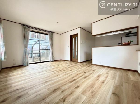 ���r���O �傫�ȑ����炽���Ղ�̗z���������閾�邢���r���O�B�J�����̂��郊�r���O�ŉƑ��c���̂��났�̎��Ԃ��߂����܂��I