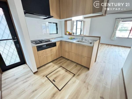 �L�b�`�� ���[�X�y�[�X���L�x�ŁA�����X�y�[�X���X�b�L���ƕЕt���Ђ�`�����p�ł��܂��I
���K�ɍ�Ƃ��ł��A�Ǝ��̌����A�b�v�I�����̗���������܂��I