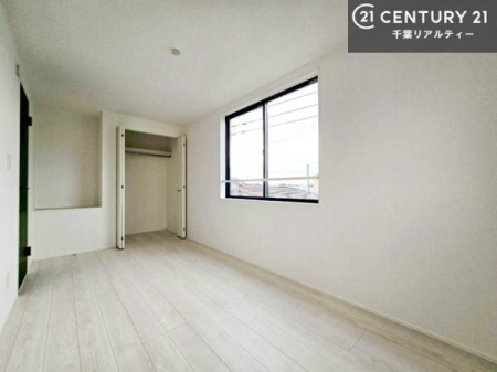 ���r���O�ȊO�̋��� ���[�X�y�[�X�����Ă��܂��I�������X�b�L�����ڂ��鎖���ł��܂��ˁB
�Ƌ��I�΂Ȃ��V���v���ȃf�U�C���ׁ̈A�Ƌ��I�΂����C�ɓ���̋�ԍ�肪�ł������ł��ˁB