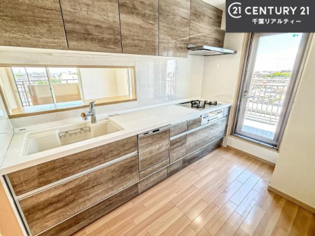 �L�b�`�� ��Ƃ����₷���V�X�e���L�b�`���ł��I���[���t���Ă���̂ŁA�����X�y�[�X�ɕ���u���Ȃ��čς݂܂��I
�L�X�g���āA���K�ɍ�Ƃ��ł��܂��I