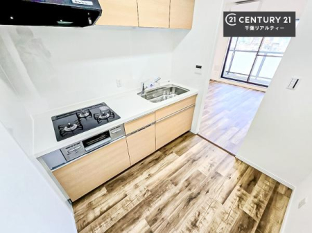 �L�b�`�� ��Ƃ肠�钲���X�y�[�X�ō�Ƃ����₷�����K�ȃL�b�`���ł��I
���q�l�ƈꏏ�ɂ��َq������y���߂�L�X�X�y�[�X�ł��B�y�����������ԂɂȂ肻���ł��ˁI