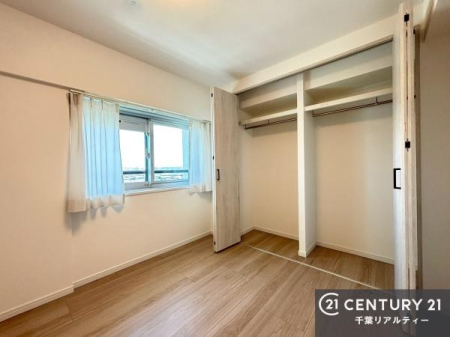 ���r���O�ȊO�̋��� ���[�X�y�[�X�����Ă��܂��I�������X�b�L�����ڂ��鎖���ł��܂��ˁB
�Ƌ��I�΂Ȃ��V���v���ȃf�U�C���ׁ̈A�Ƌ��I�΂����C�ɓ���̋�ԍ�肪�ł������ł��ˁB