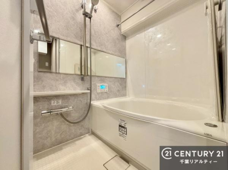 ���� �������������l�̕��͋C�̃o�X���[���́A�����o�Ă��ăo�X�^�C�����[���I
���d���撣���Ă��邲�J���ɂ��D�݂̍���̓����܂����āA�y����ł݂Ă͂������ł��傤���H